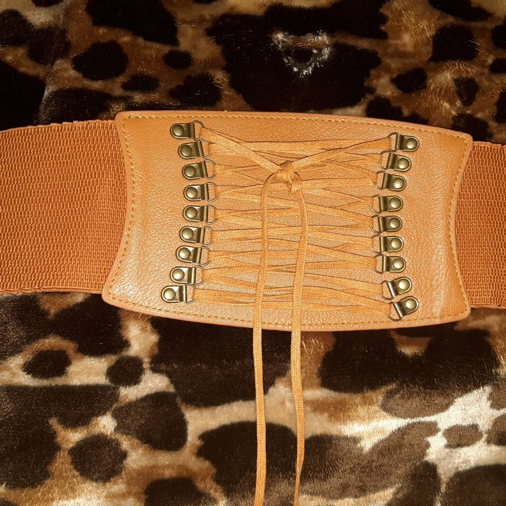 Waist flattering belt